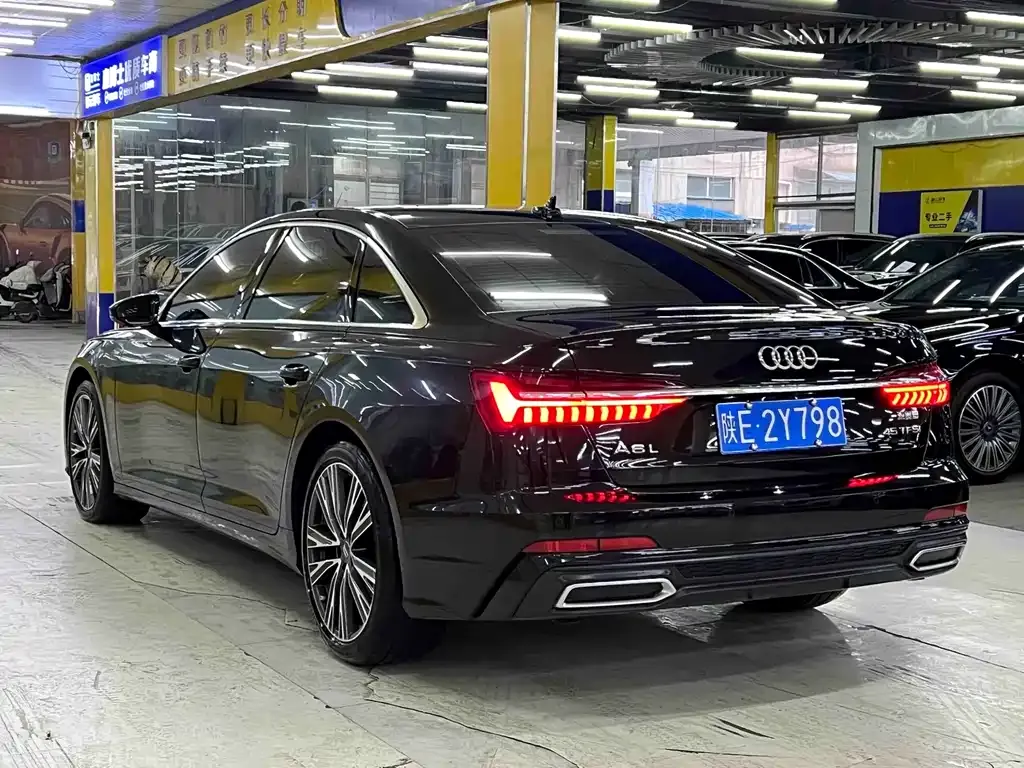 Audi A6L — фото 6
