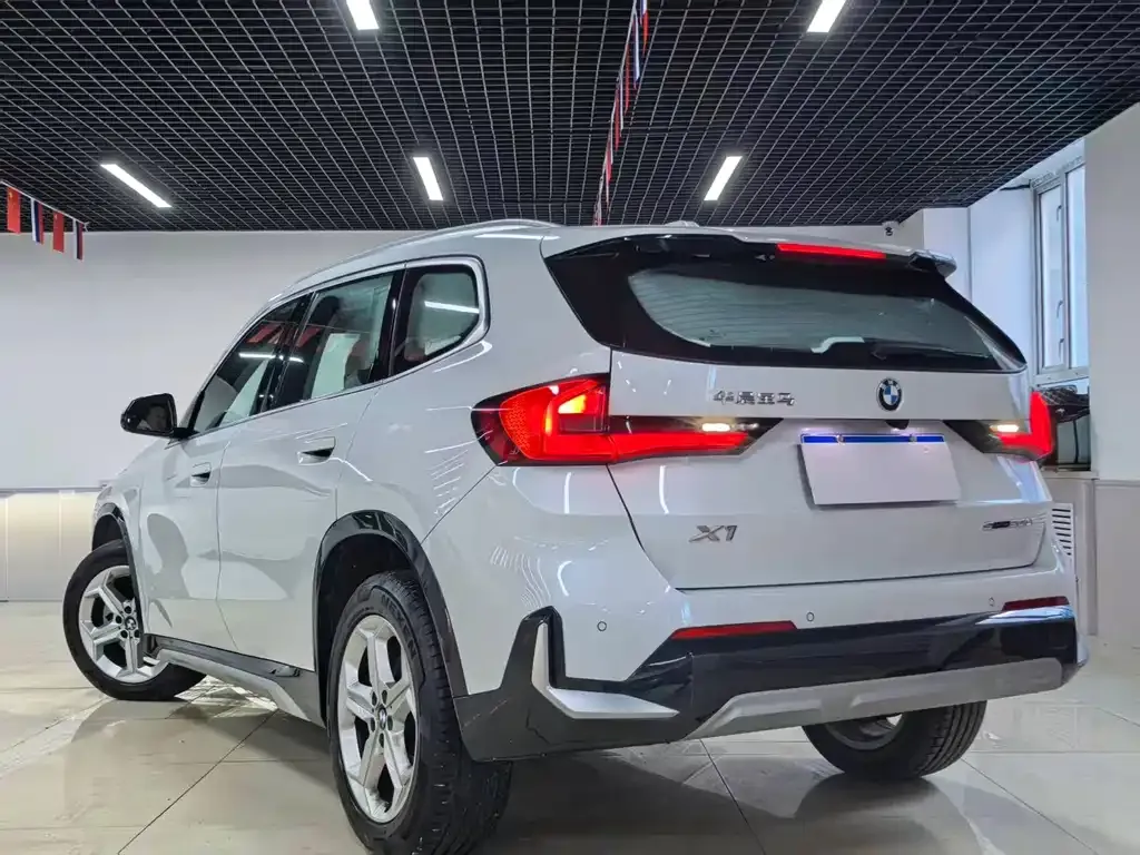 BMW X1 — фото 7