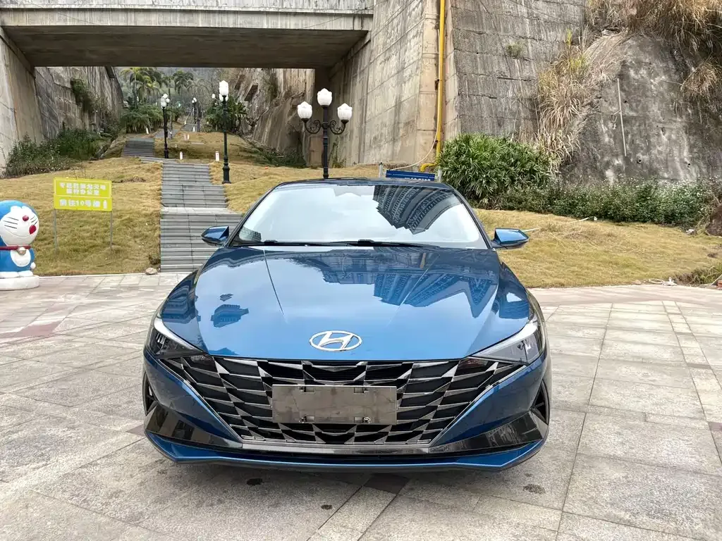 Hyundai Elantra — фото 8