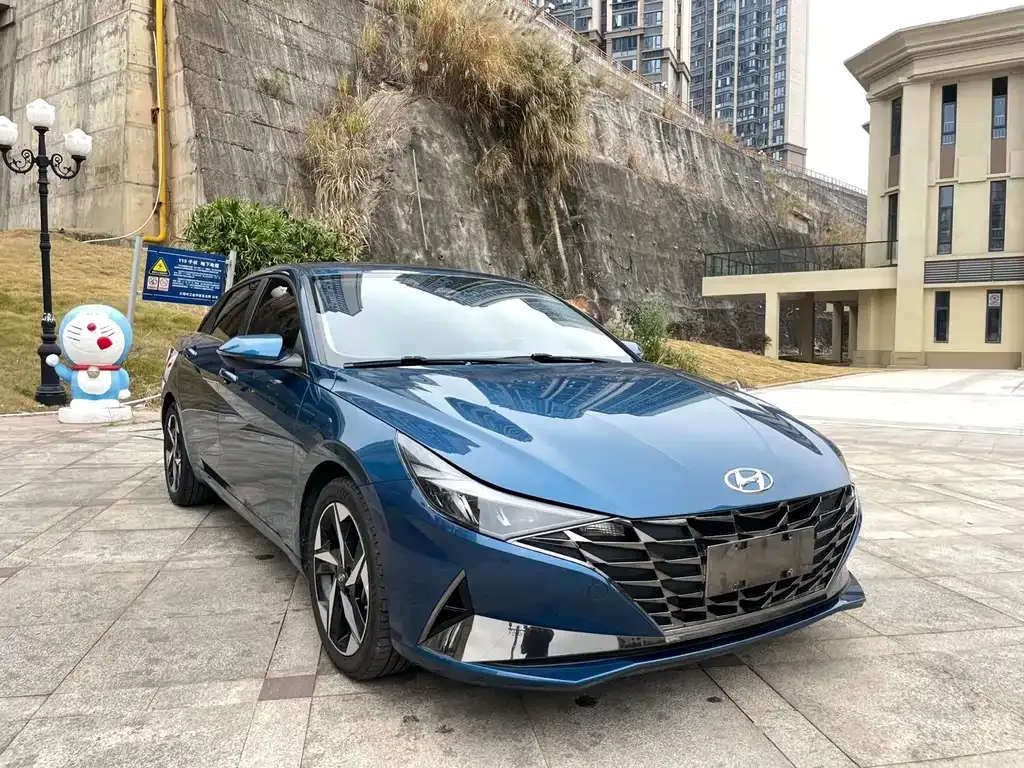 Hyundai Elantra — фото 4