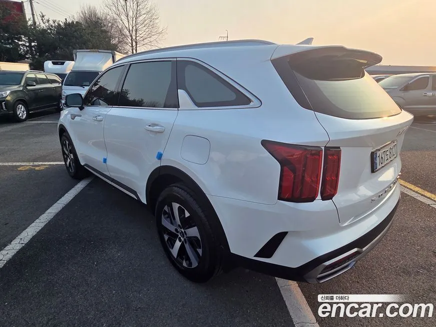 Kia Sorento — фото 9
