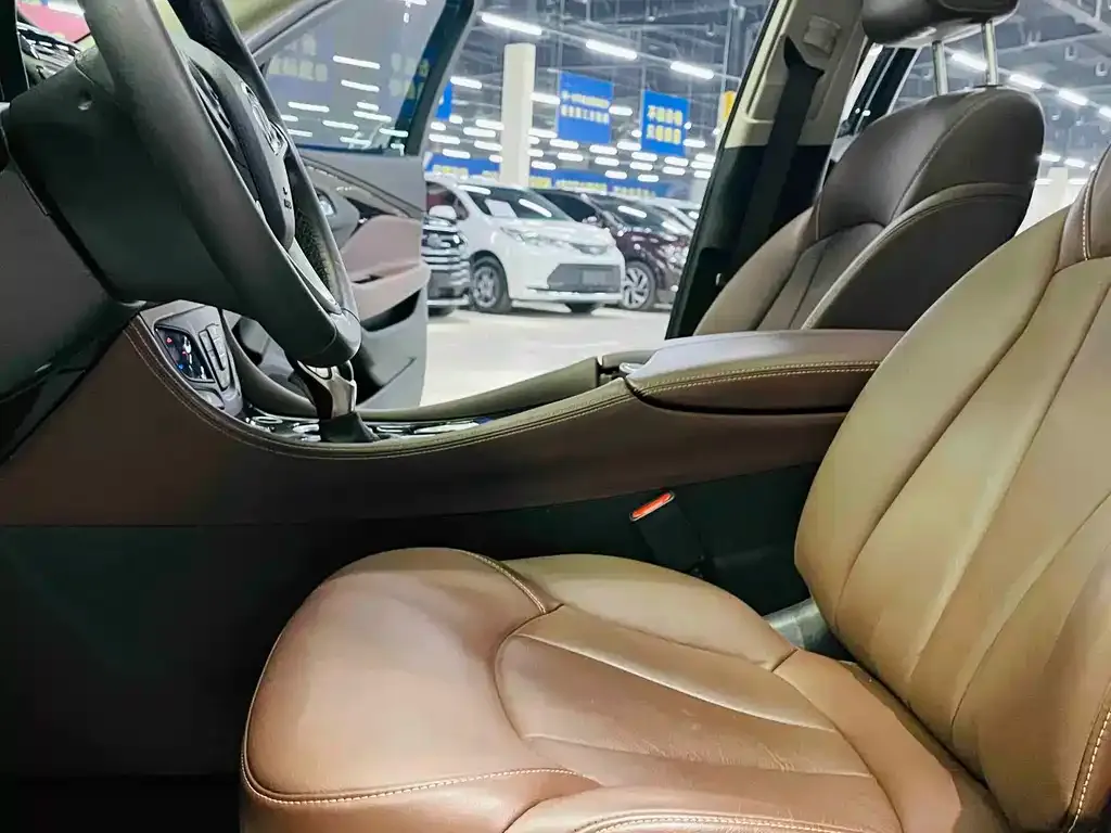 Buick Envision Plus — фото 8