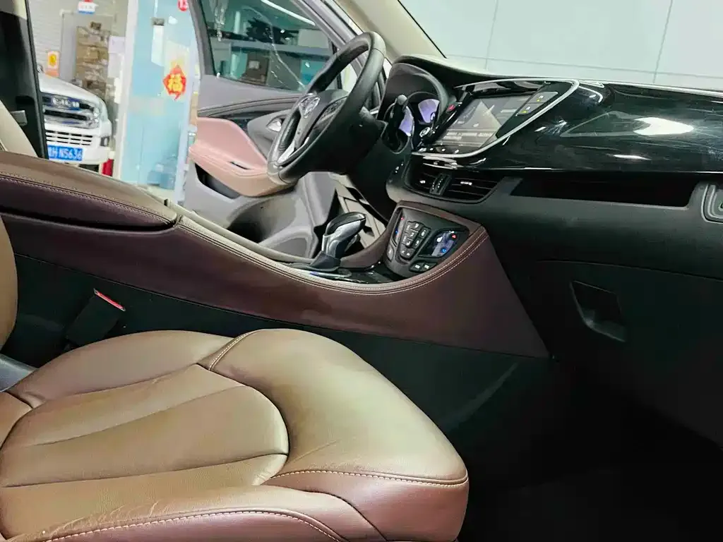 Buick Envision Plus — фото 5