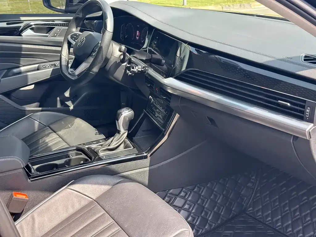 Volkswagen Passat 2021 из CN, фото 2