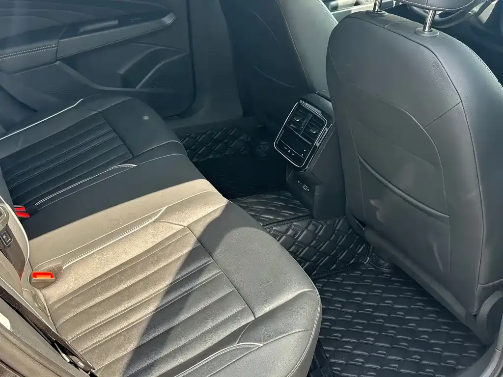 Volkswagen Passat 2021 из CN, фото 4