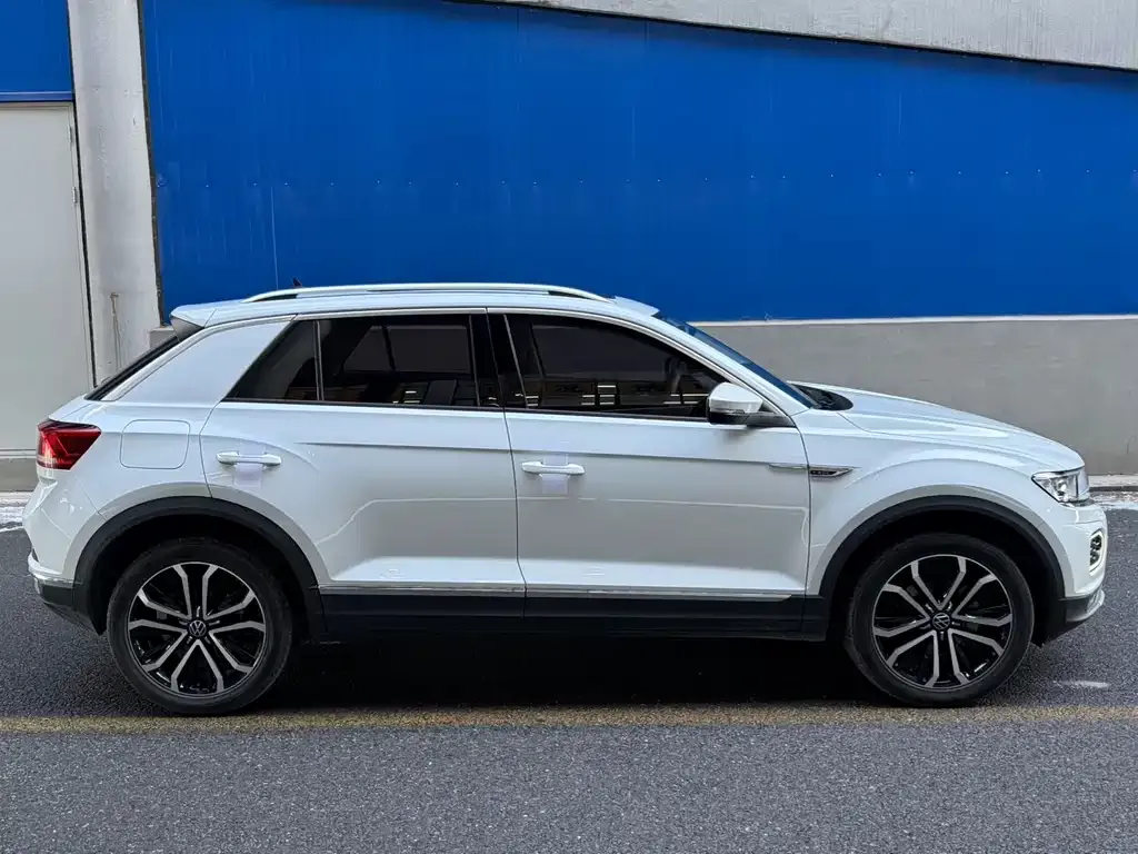 Volkswagen T-Roc — фото 3