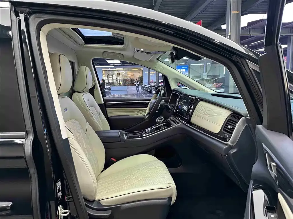 GAC Motor Trumpchi M8 — фото 9