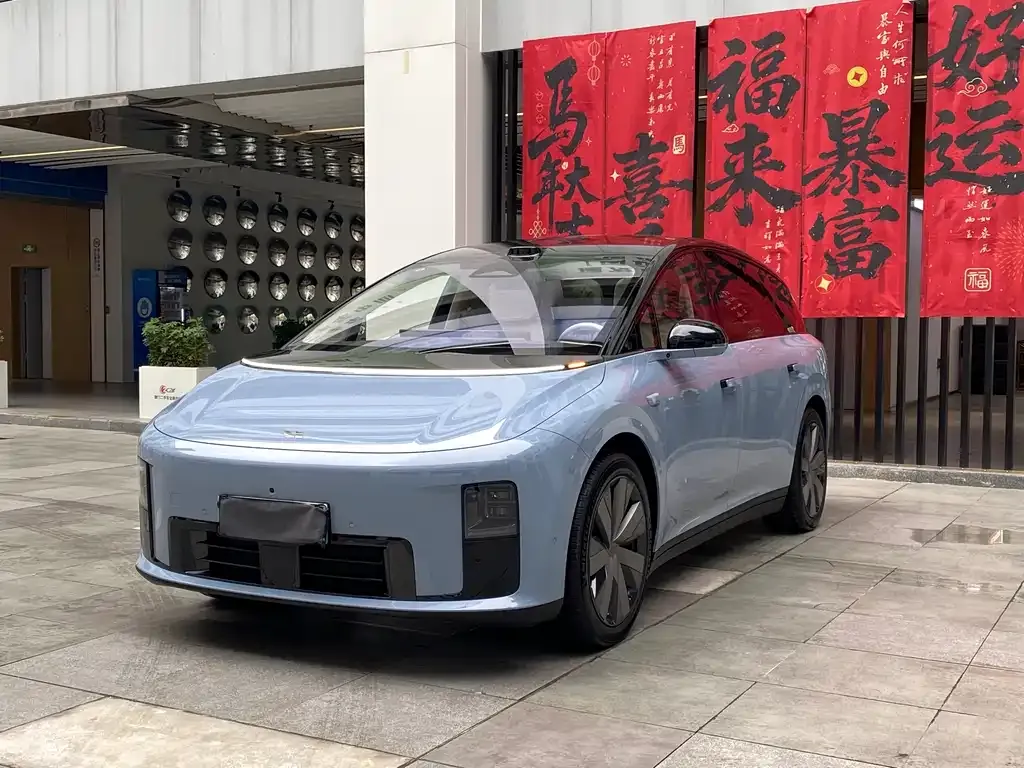 Li Auto i8