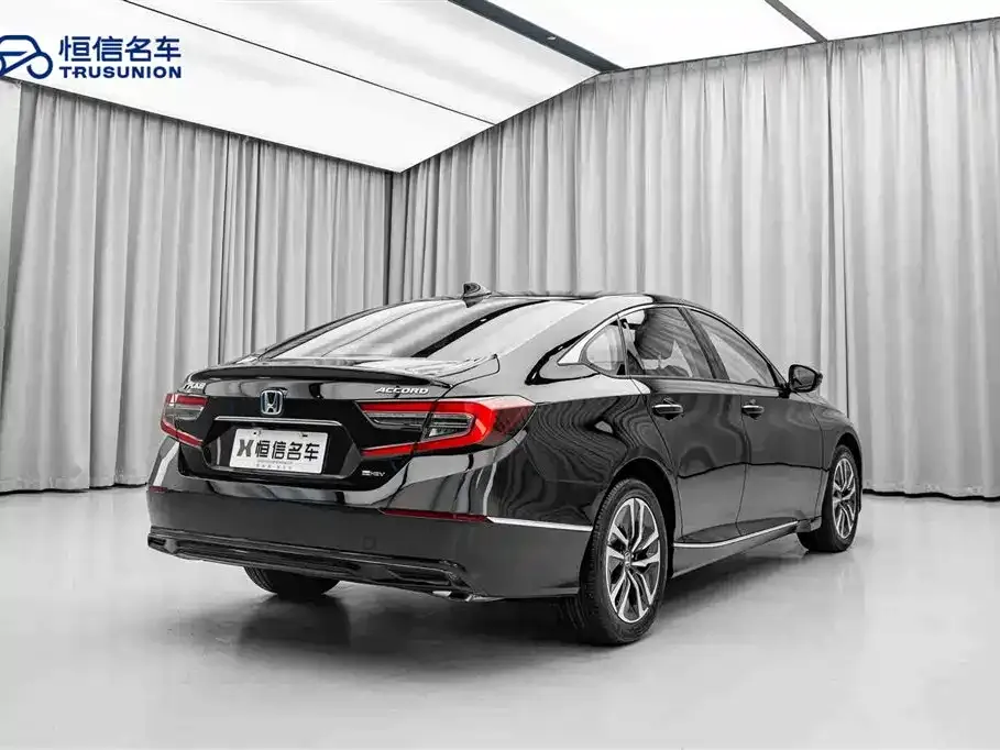Honda Accord — фото 10