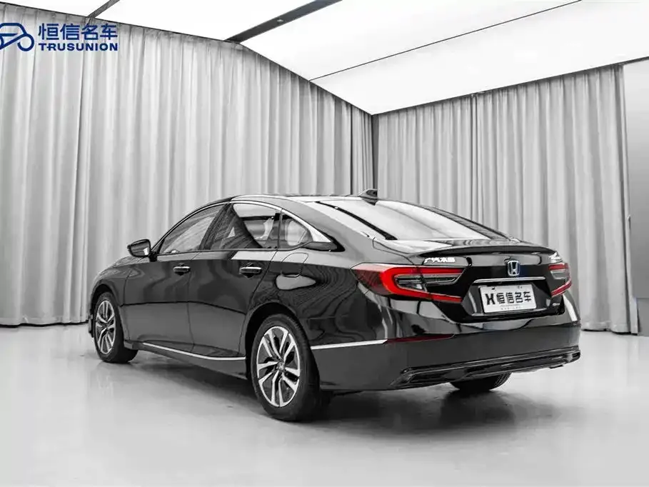 Honda Accord — фото 9