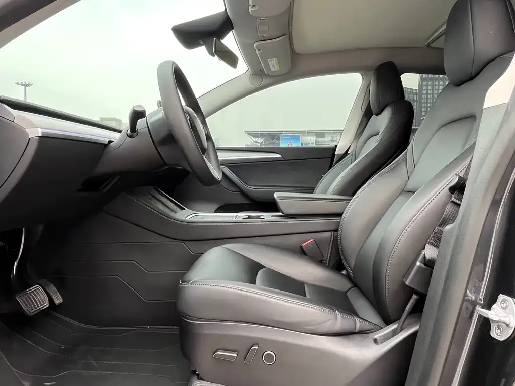 Tesla Model Y 2024 из CN, фото 3