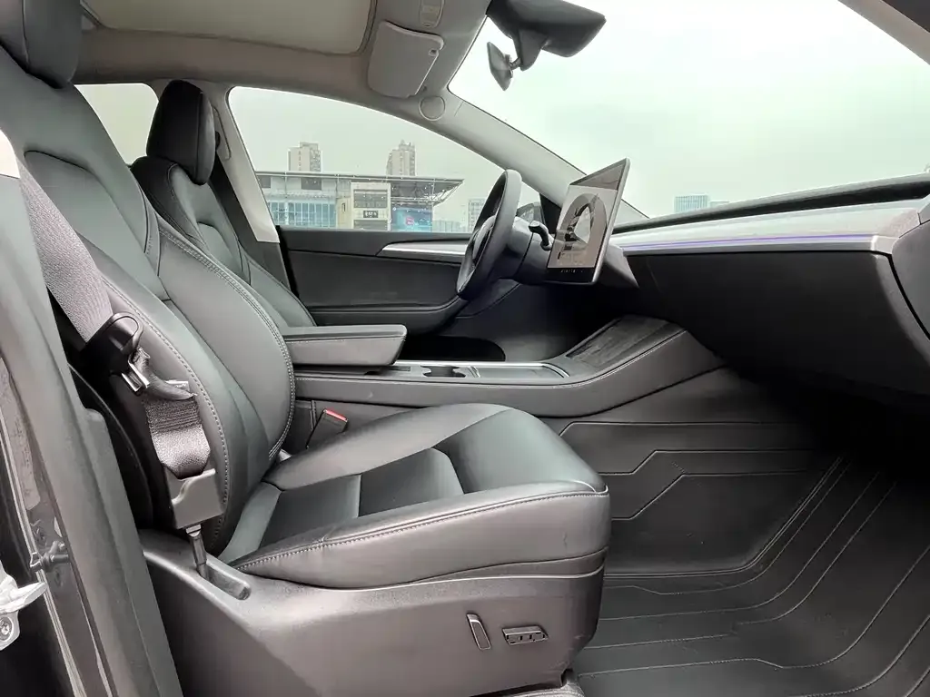 Tesla Model Y 2024 из CN, фото 8