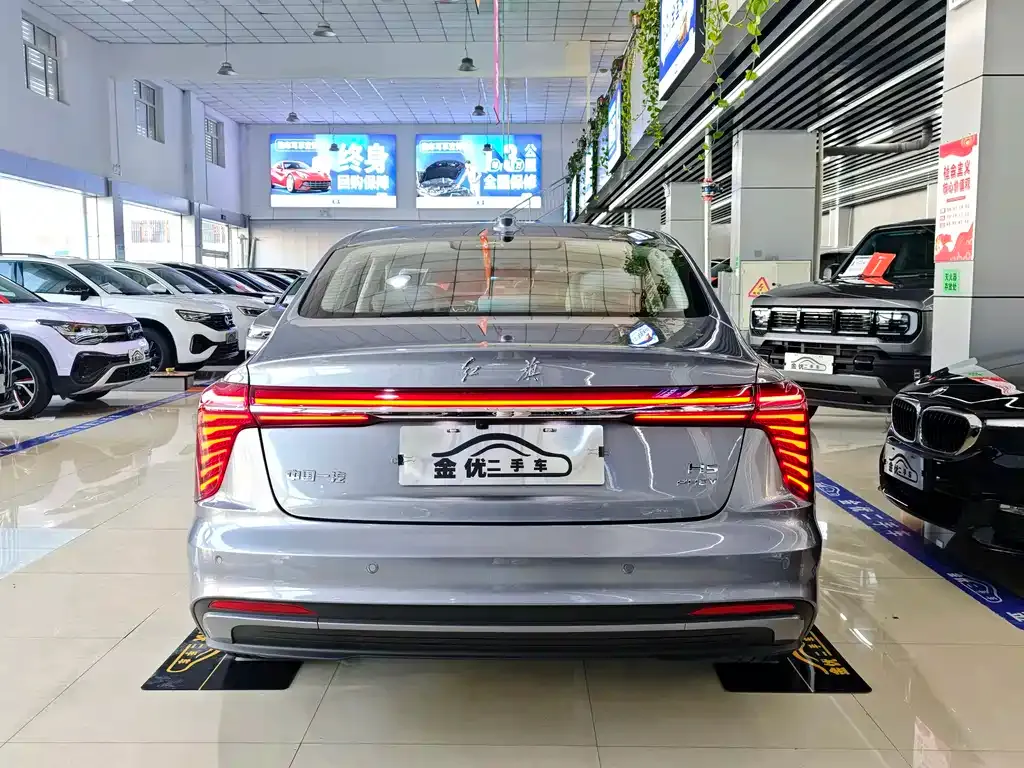 Hongqi H5 PHEV — фото 10