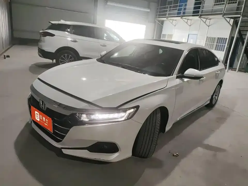 Honda Accord — фото 1