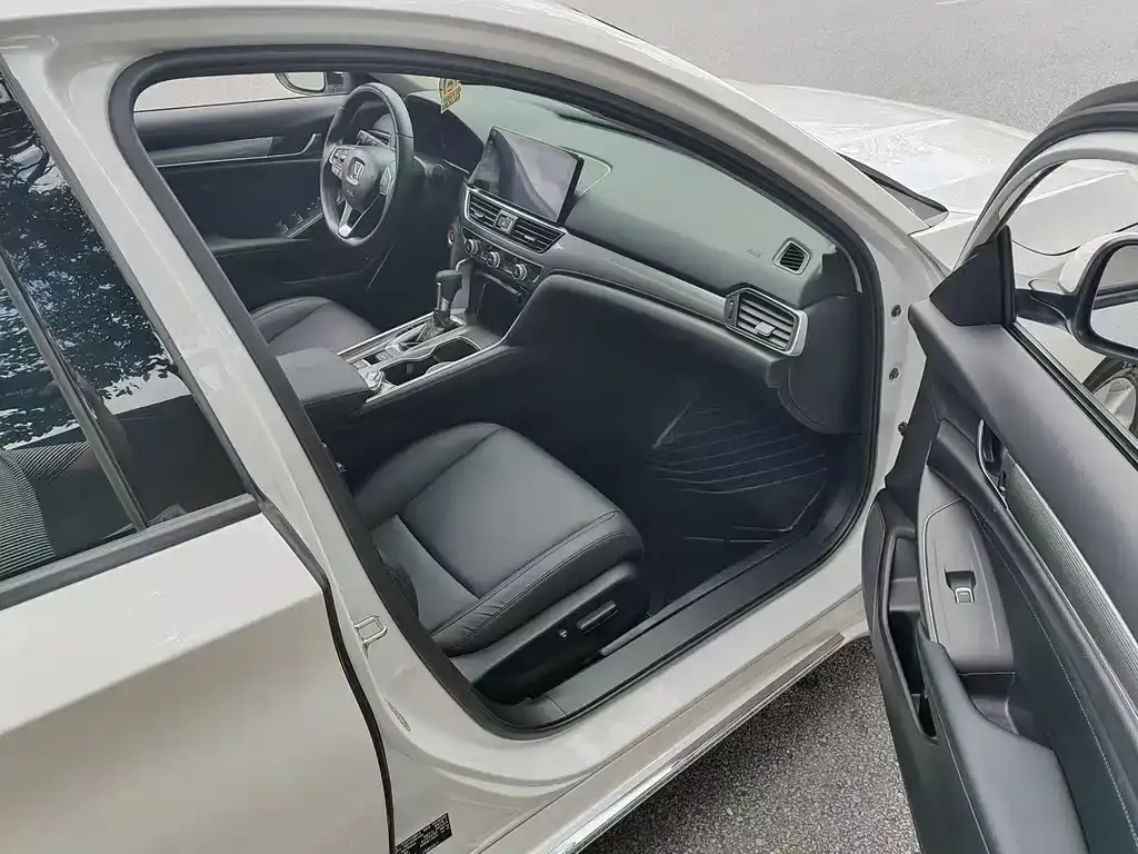 Honda Accord — фото 4
