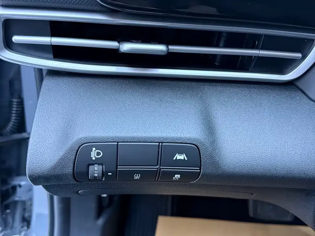 Hyundai Elantra — фото 10