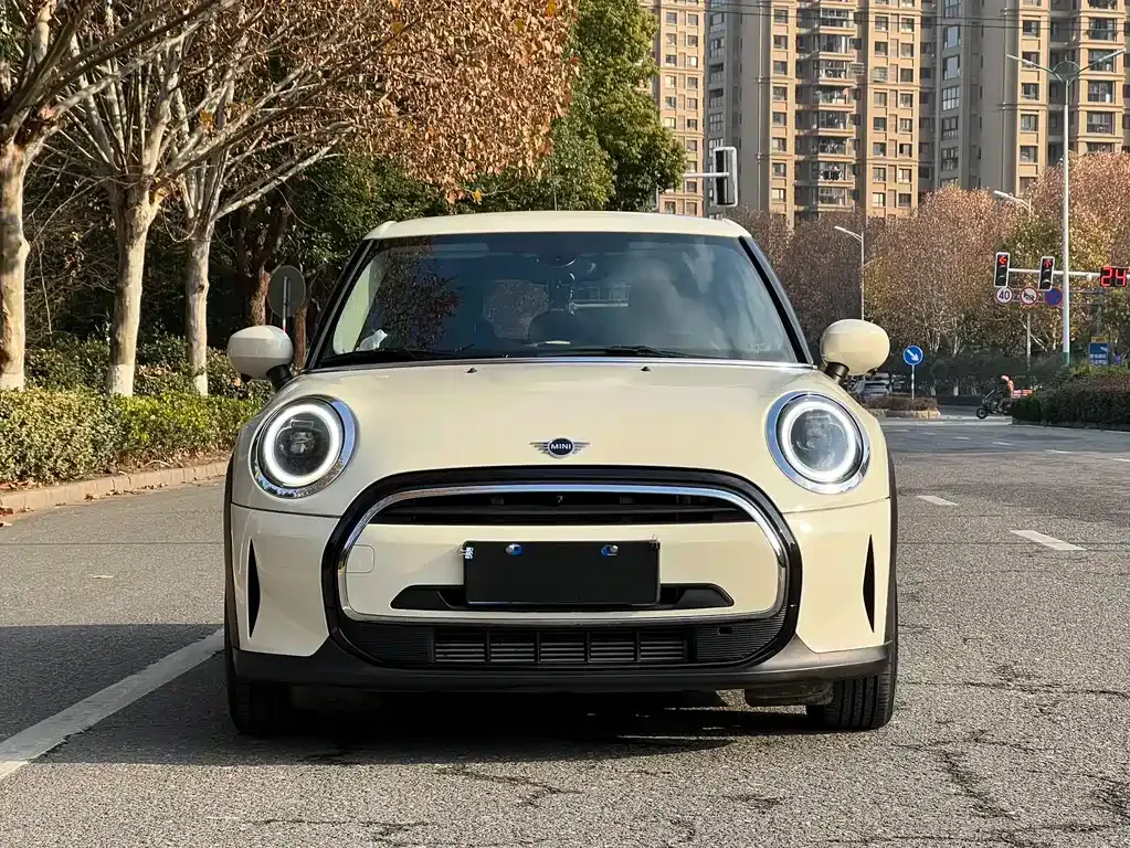 MINI Cooper (3-door) — фото 1