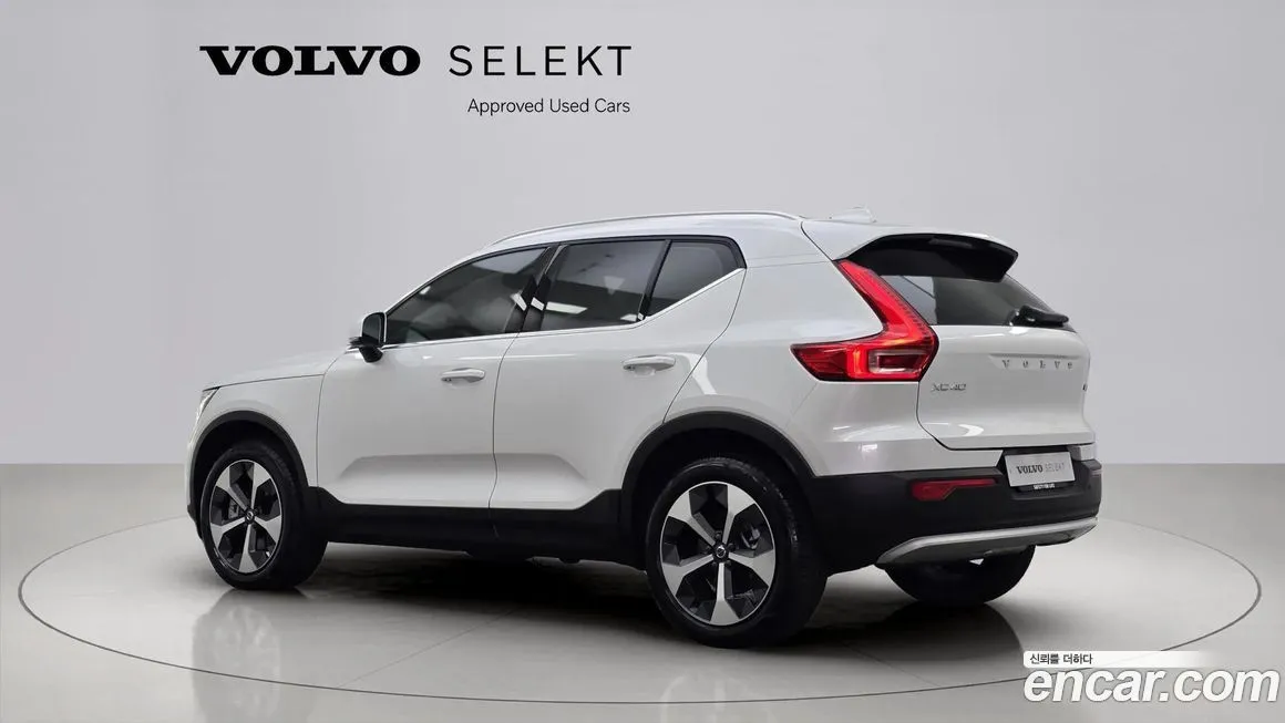 Volvo XC40 — фото 4