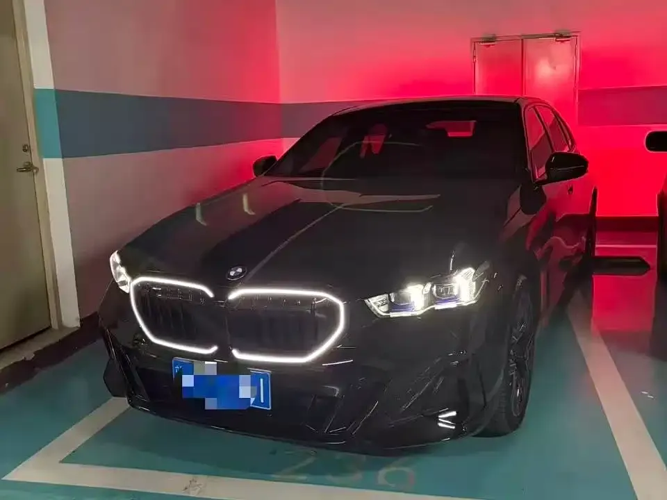 BMW 5 Series — фото 1