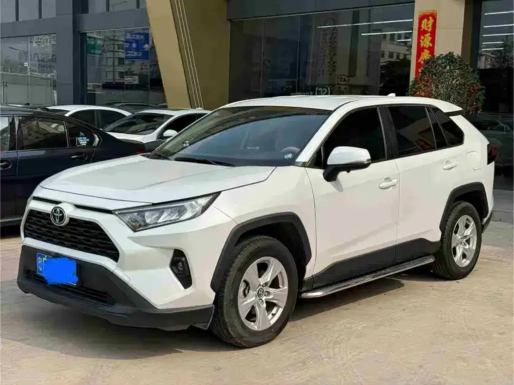 Toyota RAV4 2024 из CN, фото 1