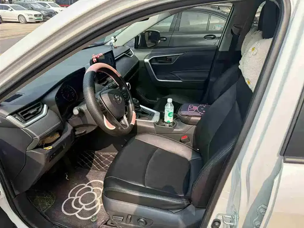 Toyota RAV4 2024 из CN, фото 9