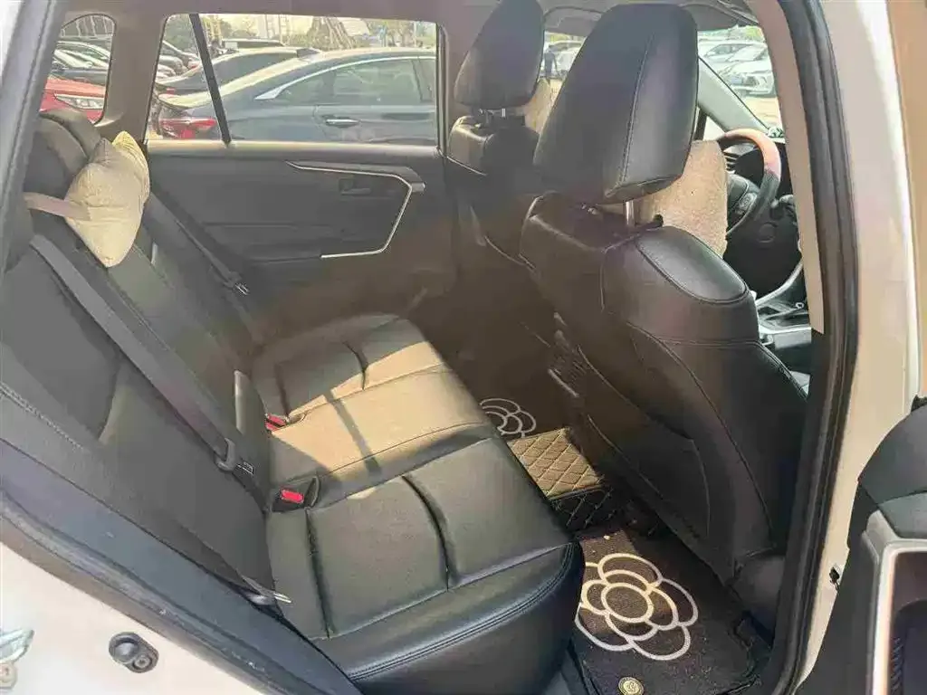 Toyota RAV4 2024 из CN, фото 6