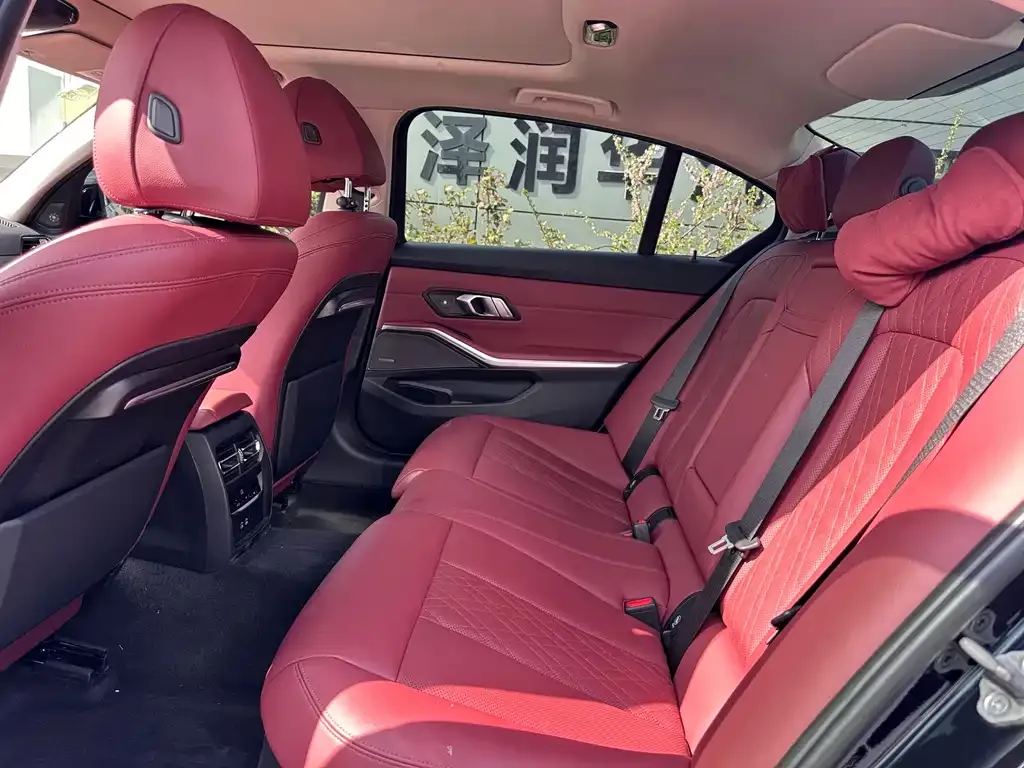 BMW 3 Series 2022 из CN, фото 2