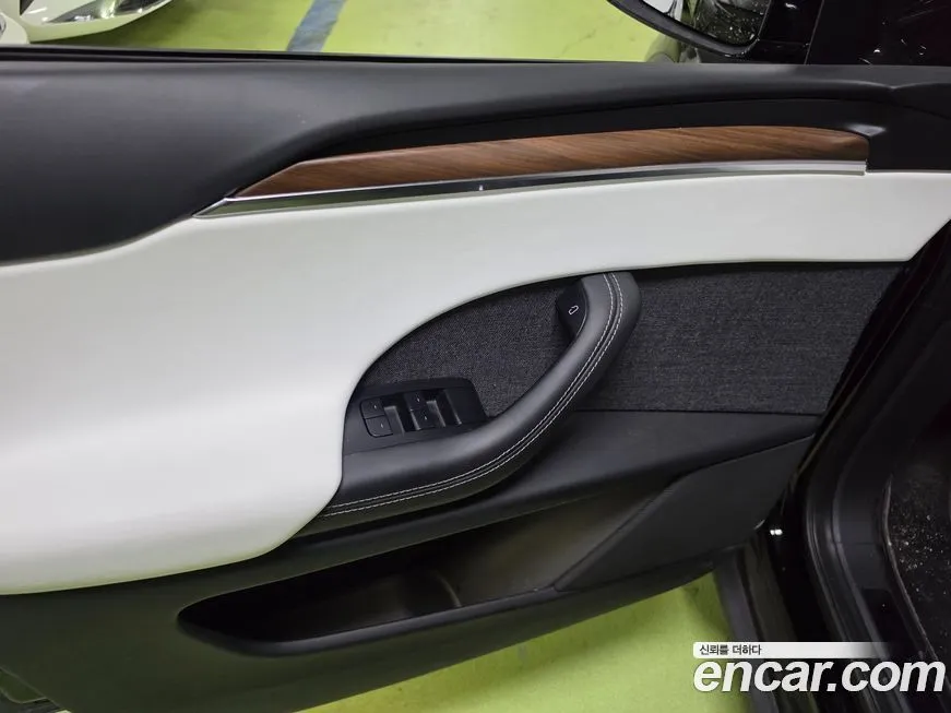 Tesla Model X 2023 из KR, фото 7