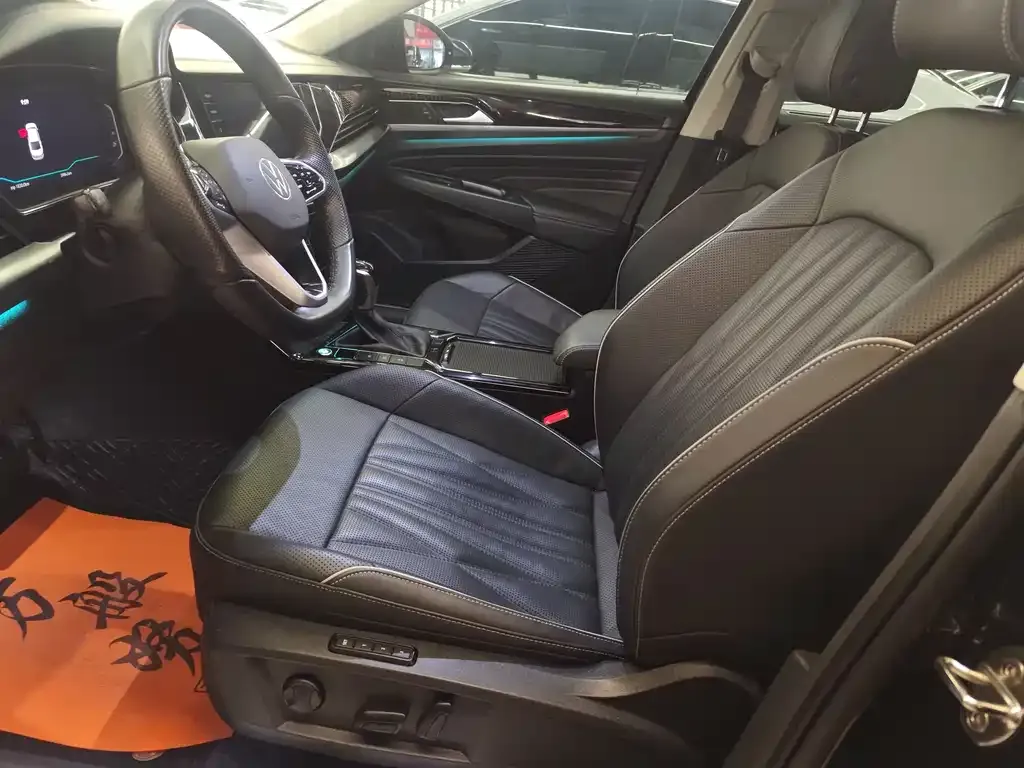 Volkswagen Passat 2023 из CN, фото 6