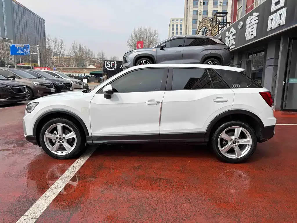 Audi Q2L 2023 из CN, фото 8