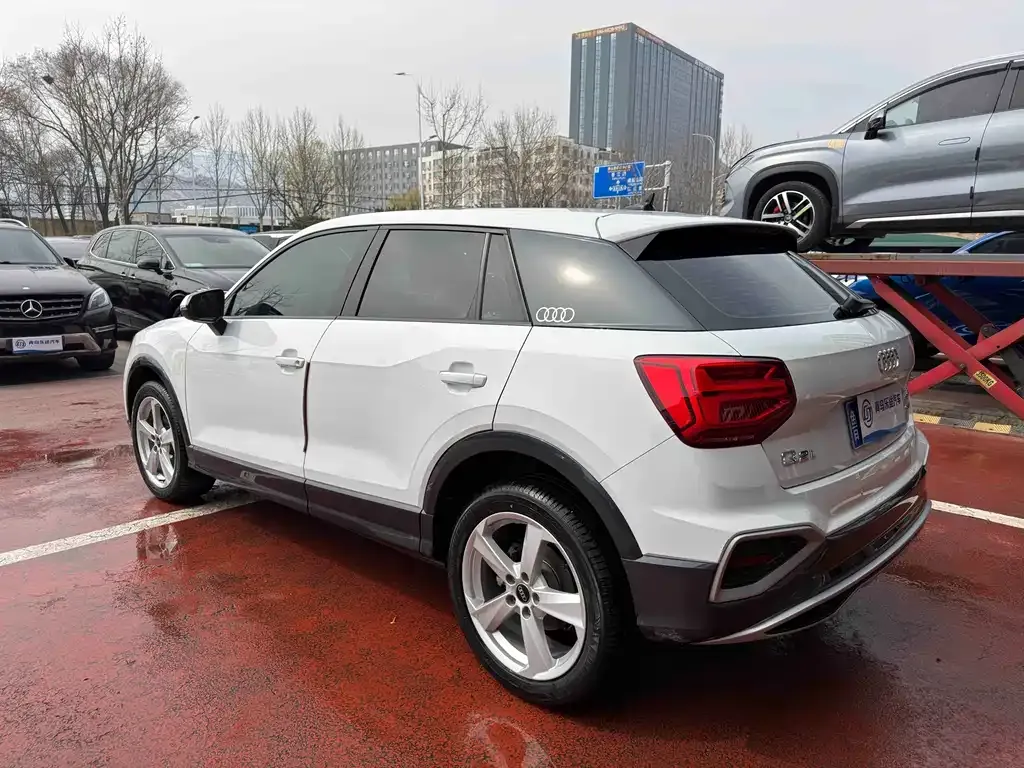 Audi Q2L 2023 из CN, фото 2