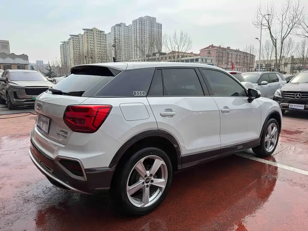 Audi Q2L 2023 из CN, фото 7