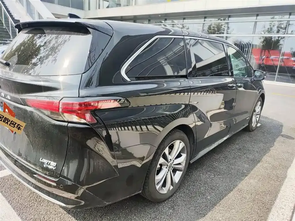 Toyota Sienna 2025 из CN, фото 9