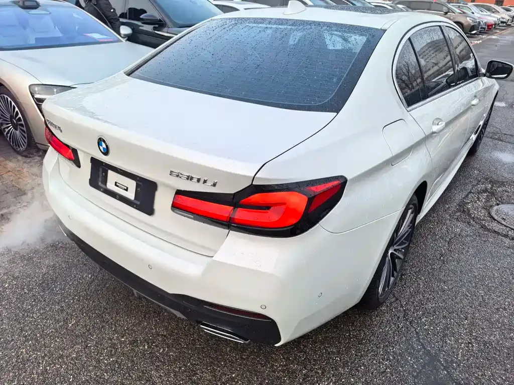 BMW 5 Series — фото 9