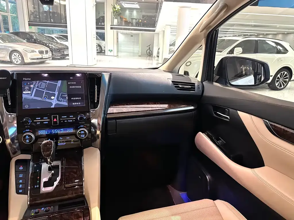Toyota Alphard 2023 из CN, фото 9