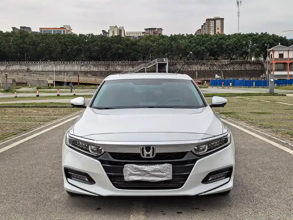 Honda Accord — фото 8