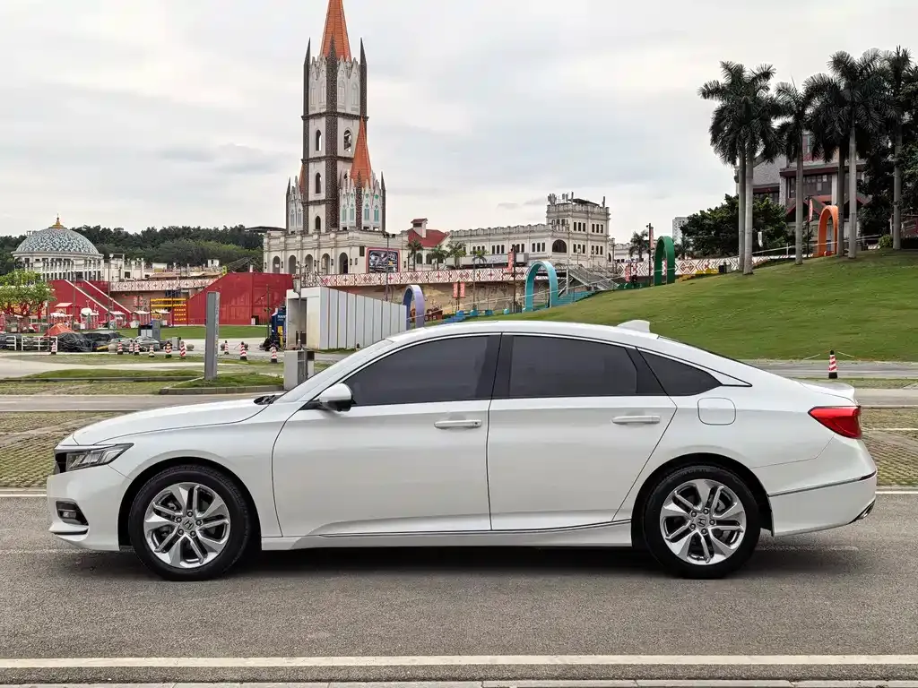 Honda Accord — фото 5