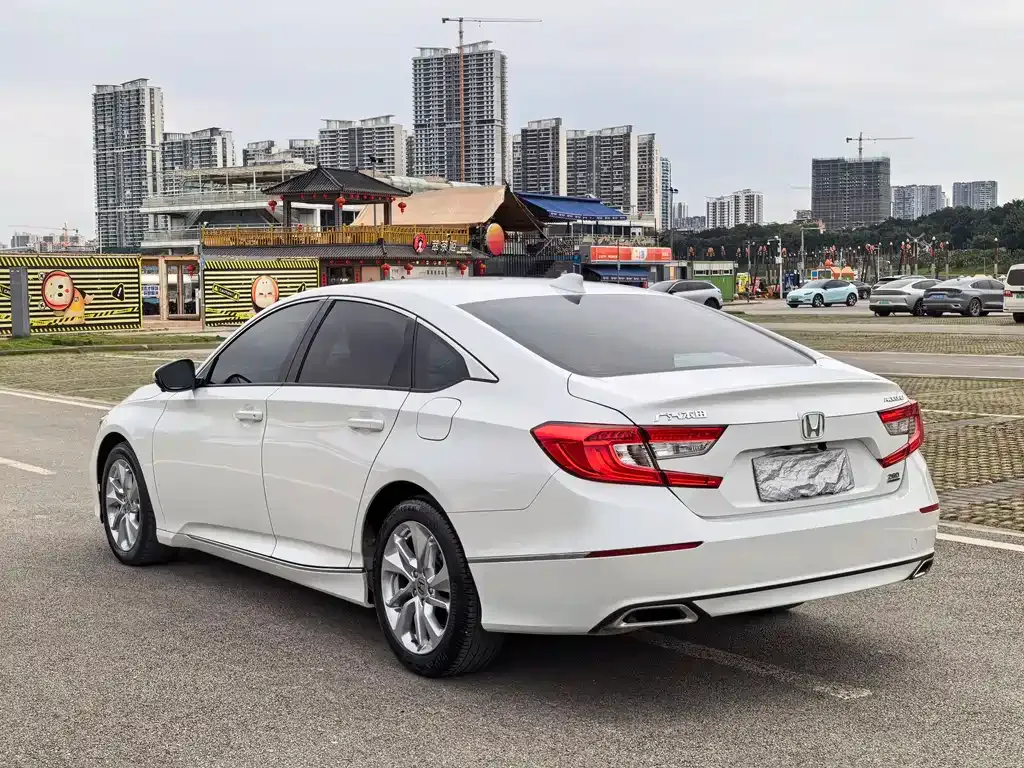 Honda Accord — фото 4