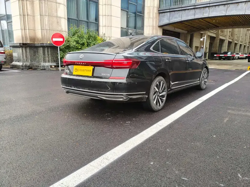 Volkswagen Passat — фото 4