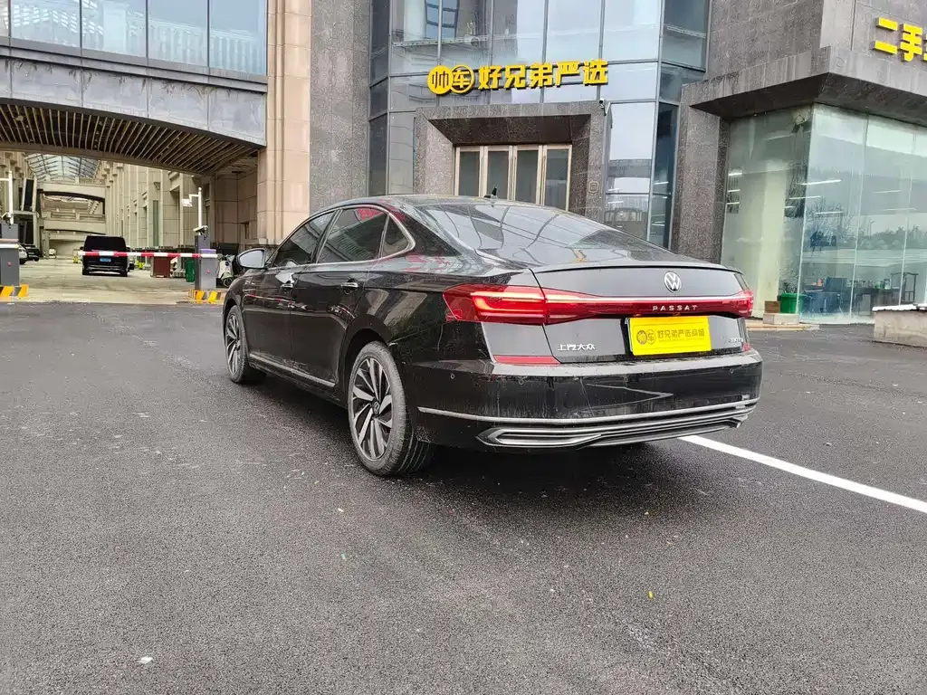 Volkswagen Passat — фото 6