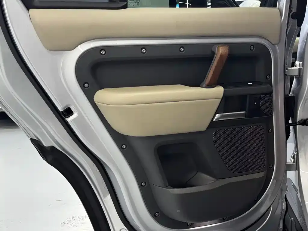 Land Rover Defender 2021 из CN, фото 4