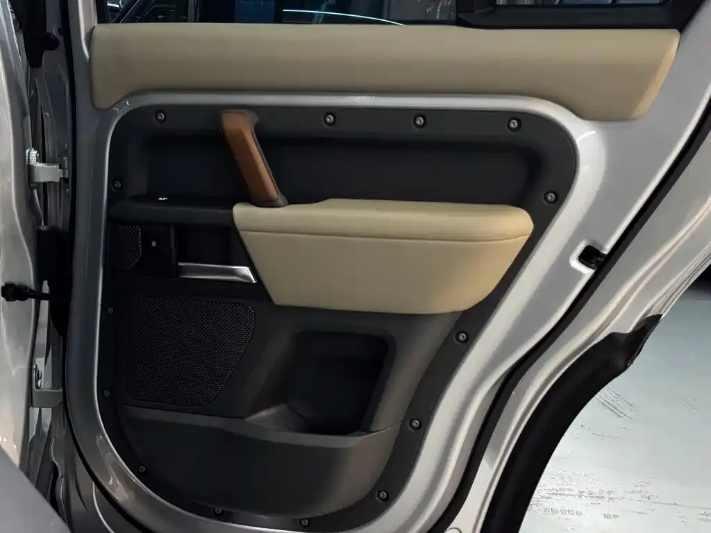 Land Rover Defender 2021 из CN, фото 3