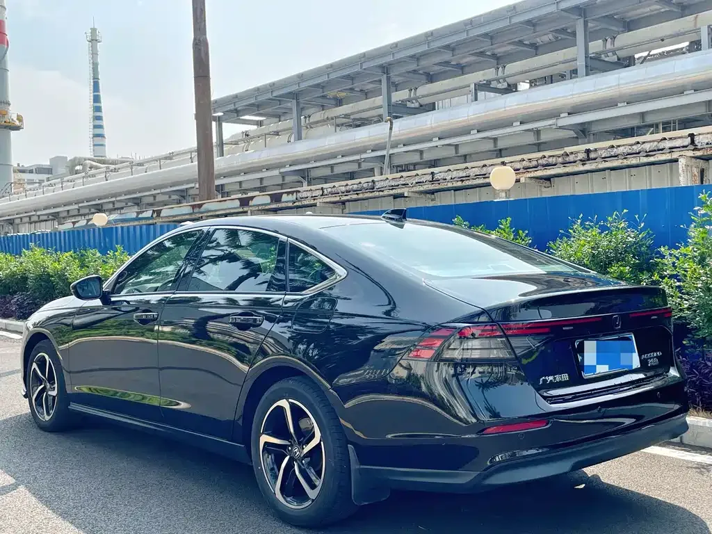 Honda Accord — фото 3