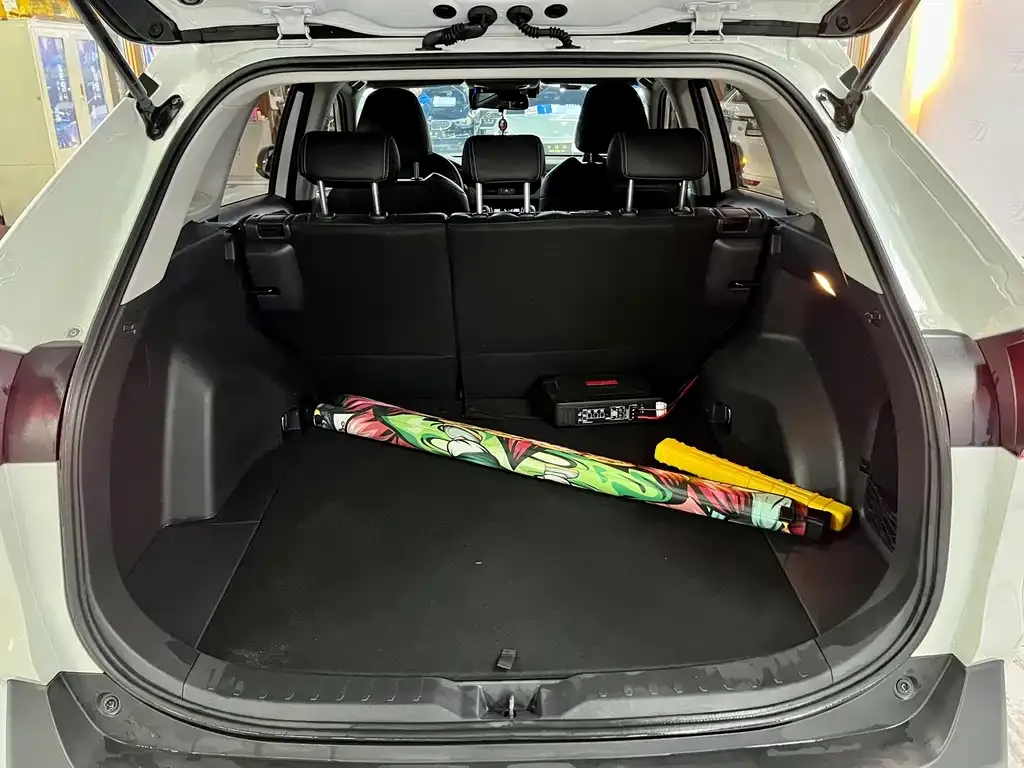 Toyota RAV4 — фото 4