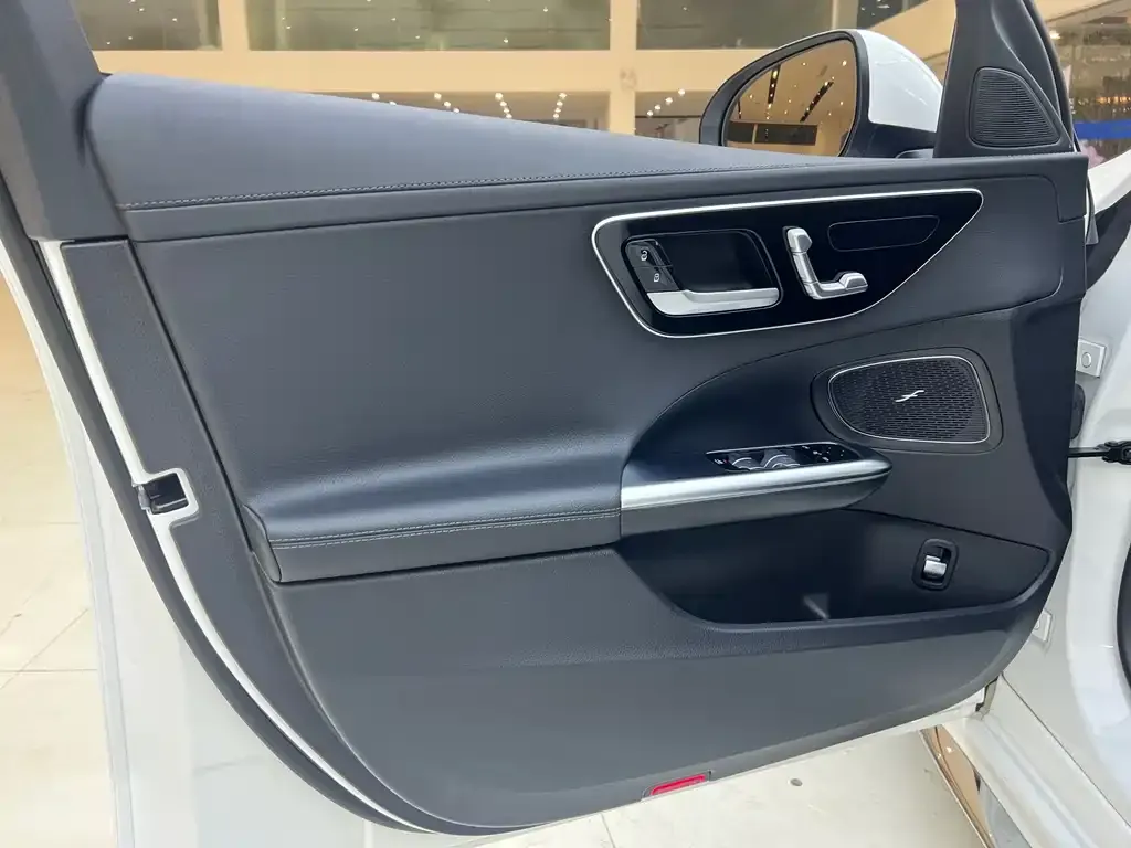 Mercedes-Benz C-Class 2024 из CN, фото 8