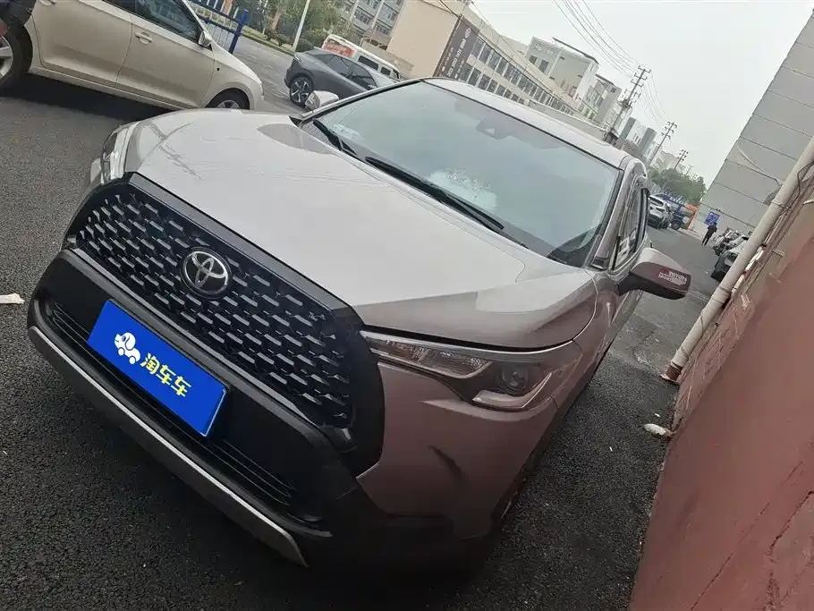 Toyota Corolla Cross — фото 1