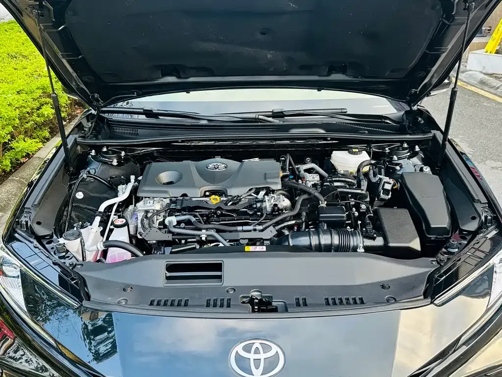 Toyota Camry — фото 4