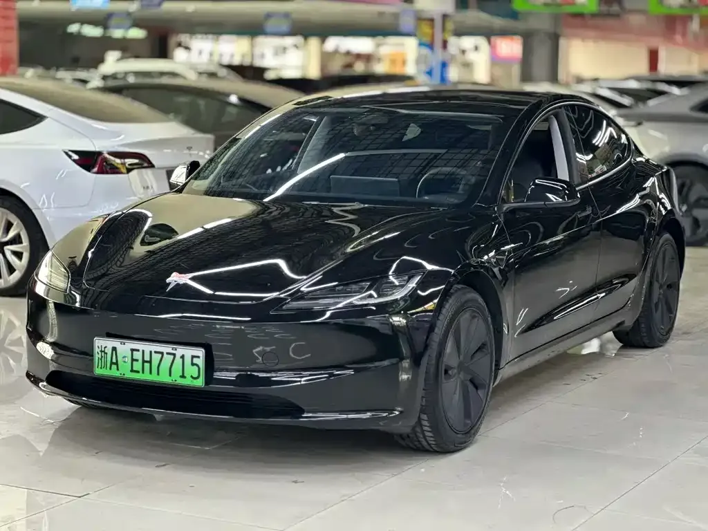 Tesla Model 3 — фото 1