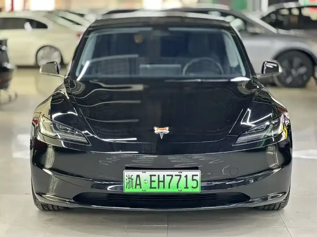 Tesla Model 3 — фото 7