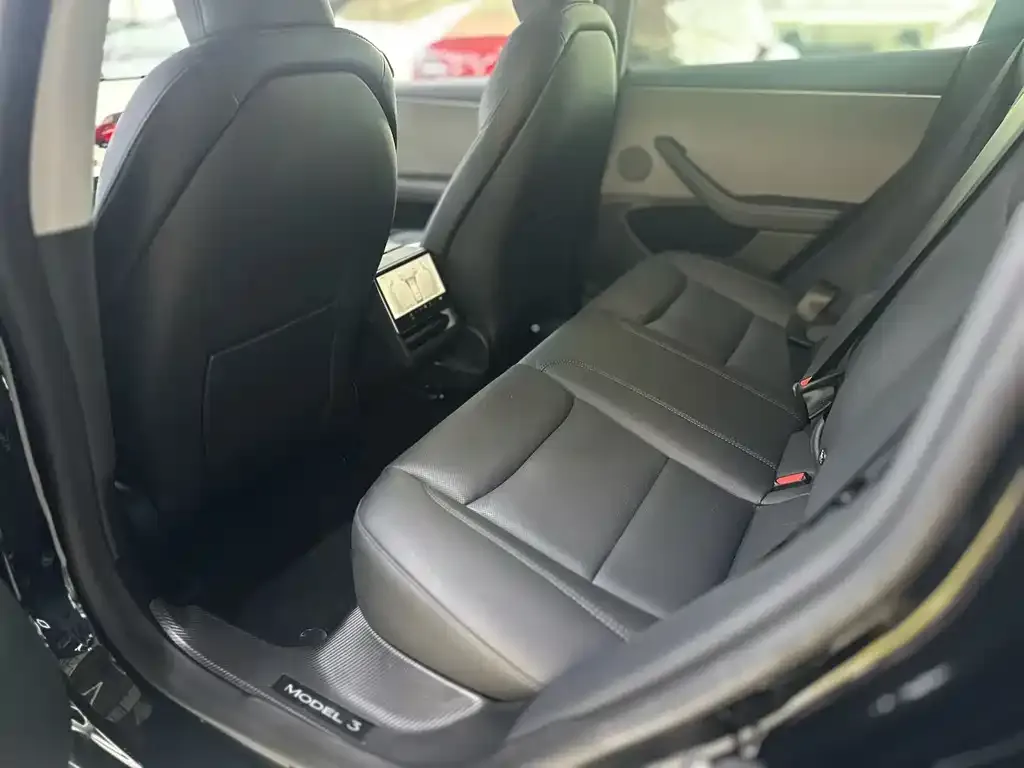 Tesla Model 3 — фото 2